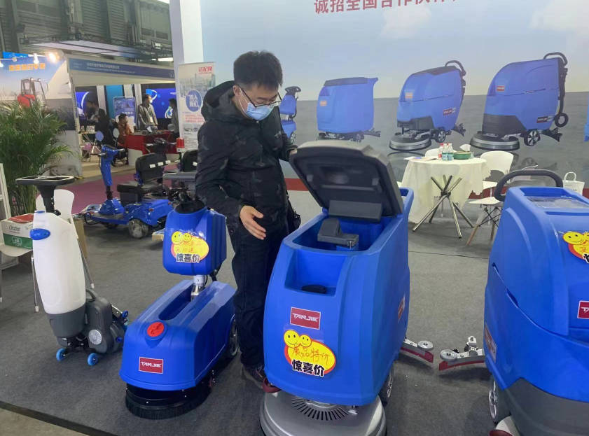 鹰潭坦洁洗地机公司致力于电动洗地机的生产、销售和服务百家
